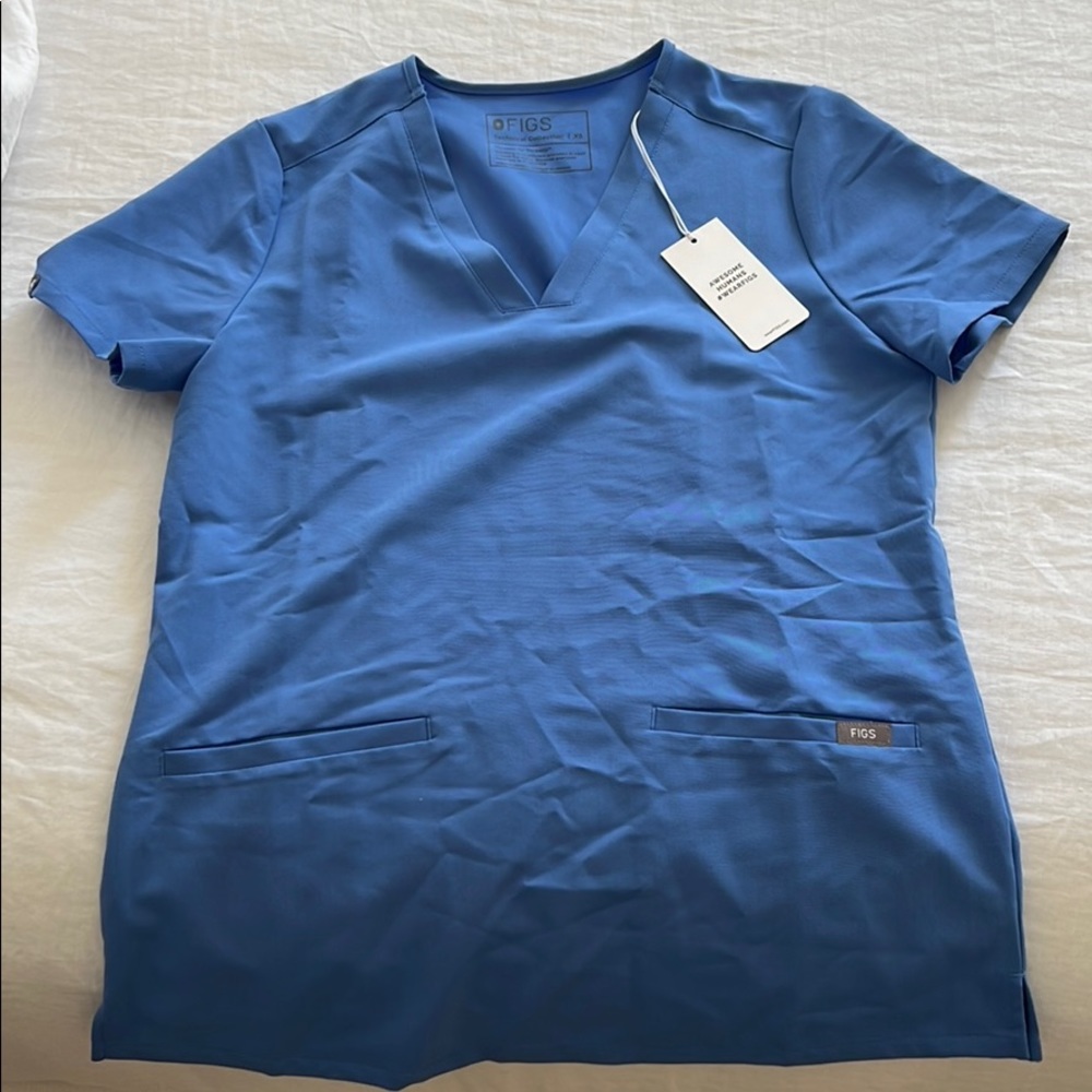 FIGS CASMA THREE POCKET TOP